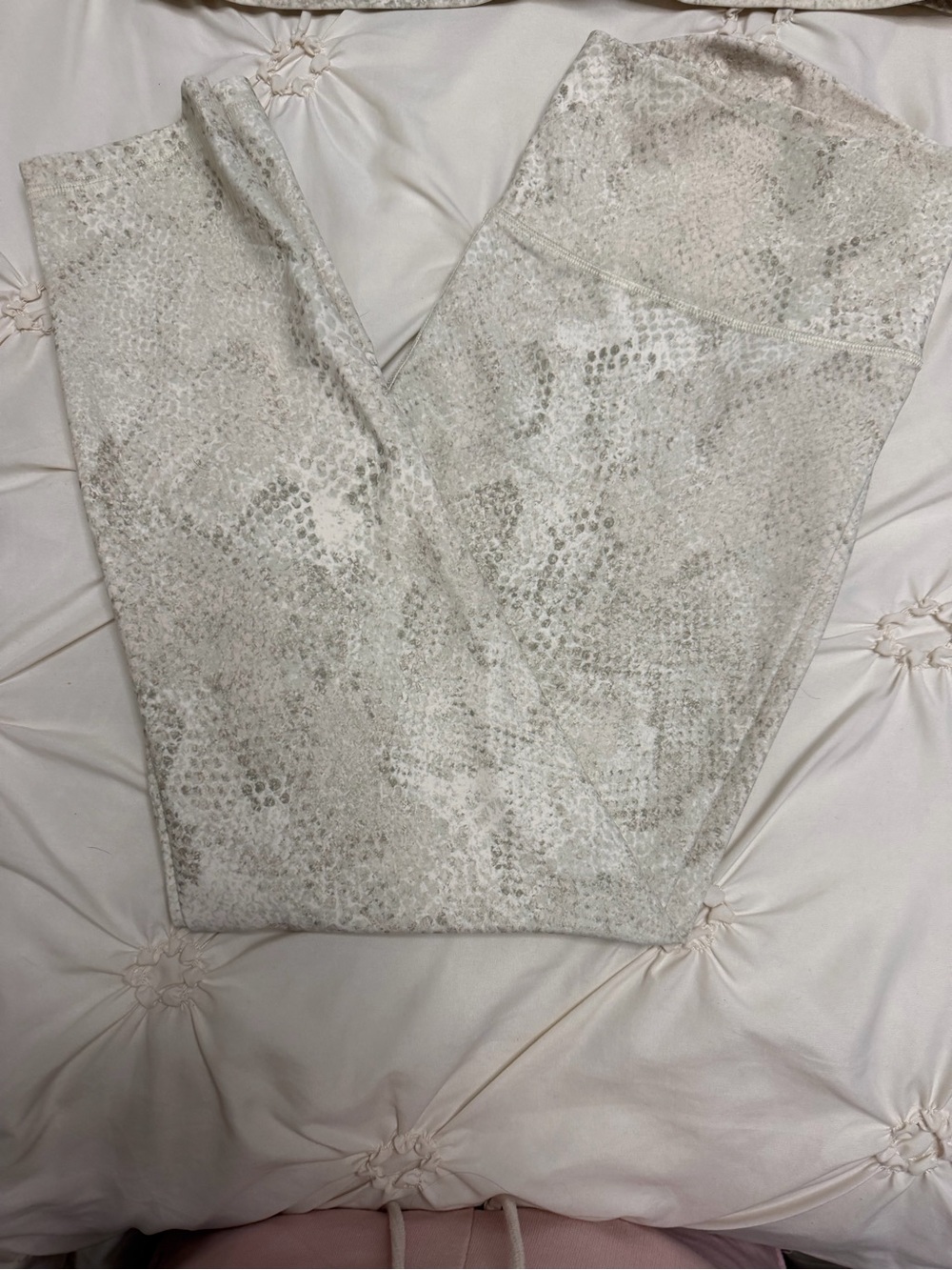 Old Navy Cream Snake-Print Leggings